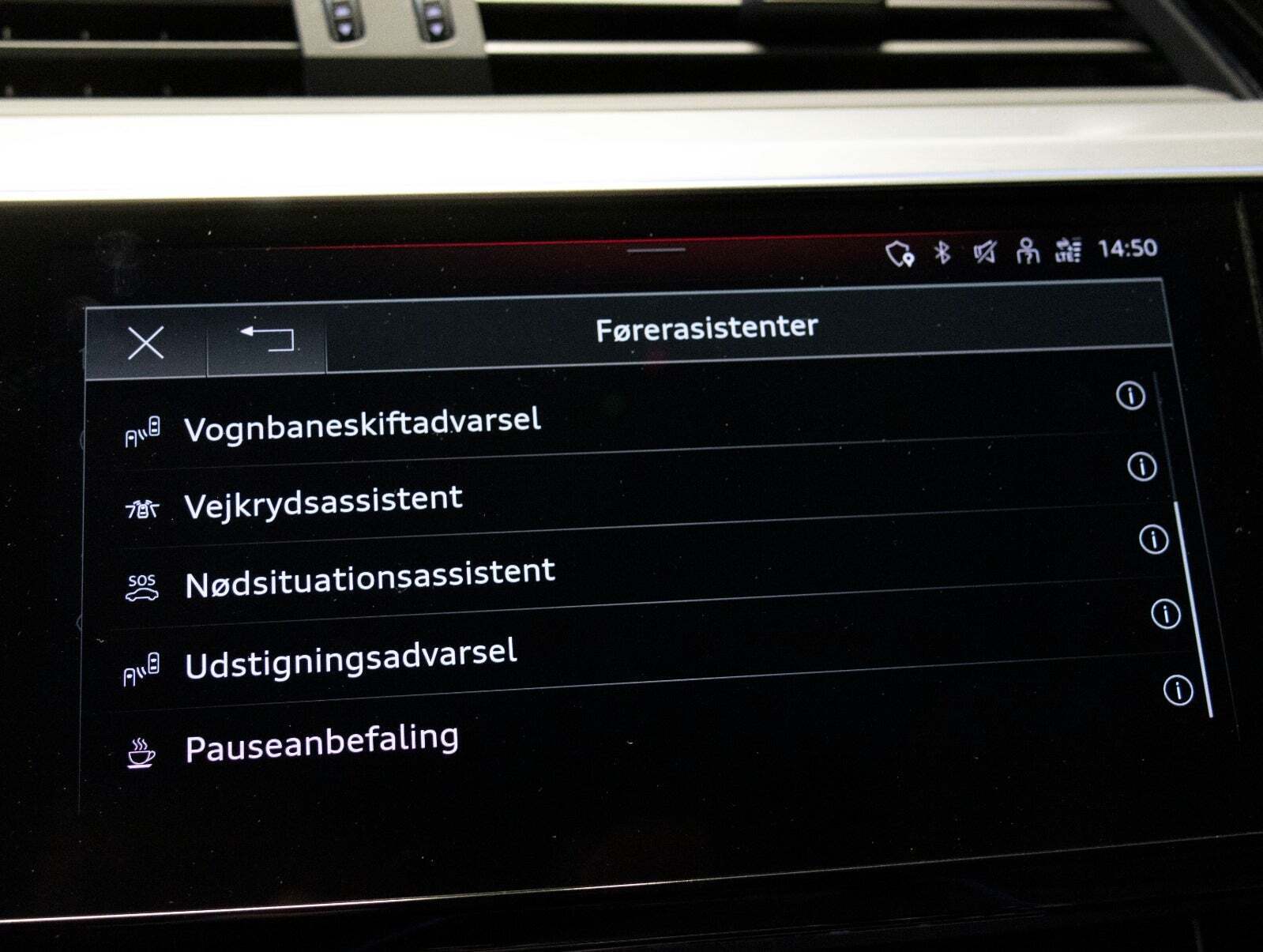 Grå Audi e-tron fra 2021
