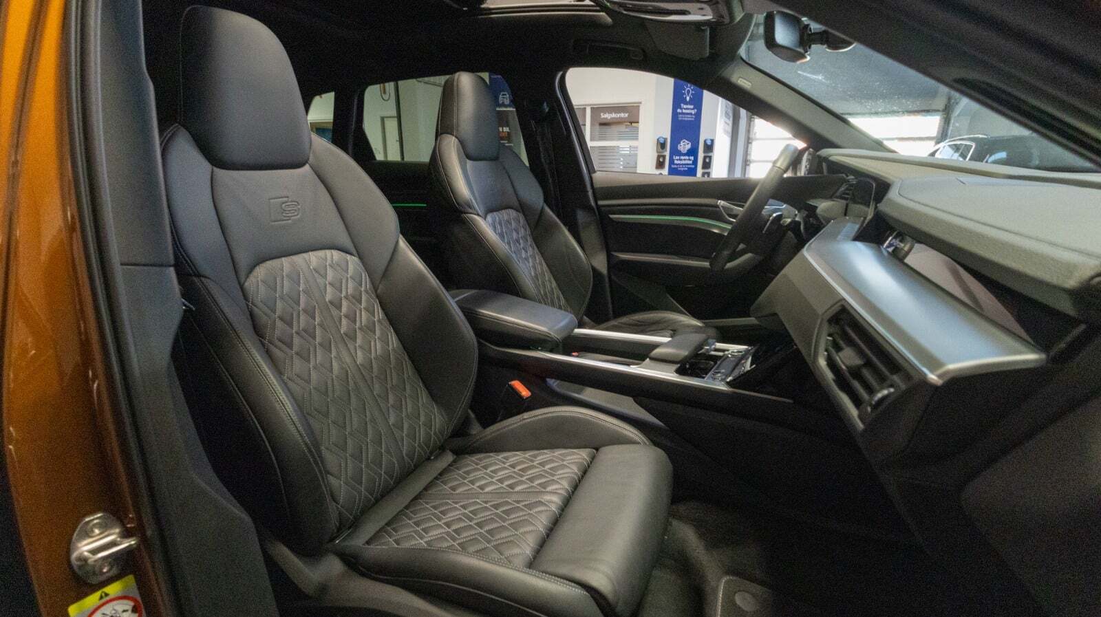 Bronze Audi e-tron fra 2023