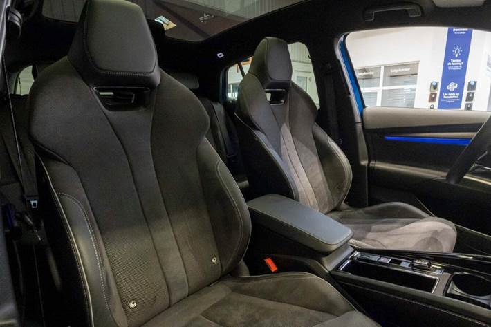 Blå Skoda Enyaq fra 2023