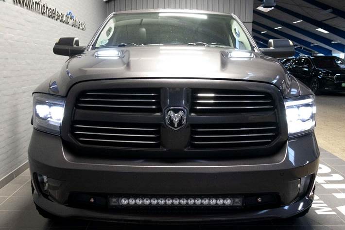 Grå Dodge RAM 1500 fra 2014