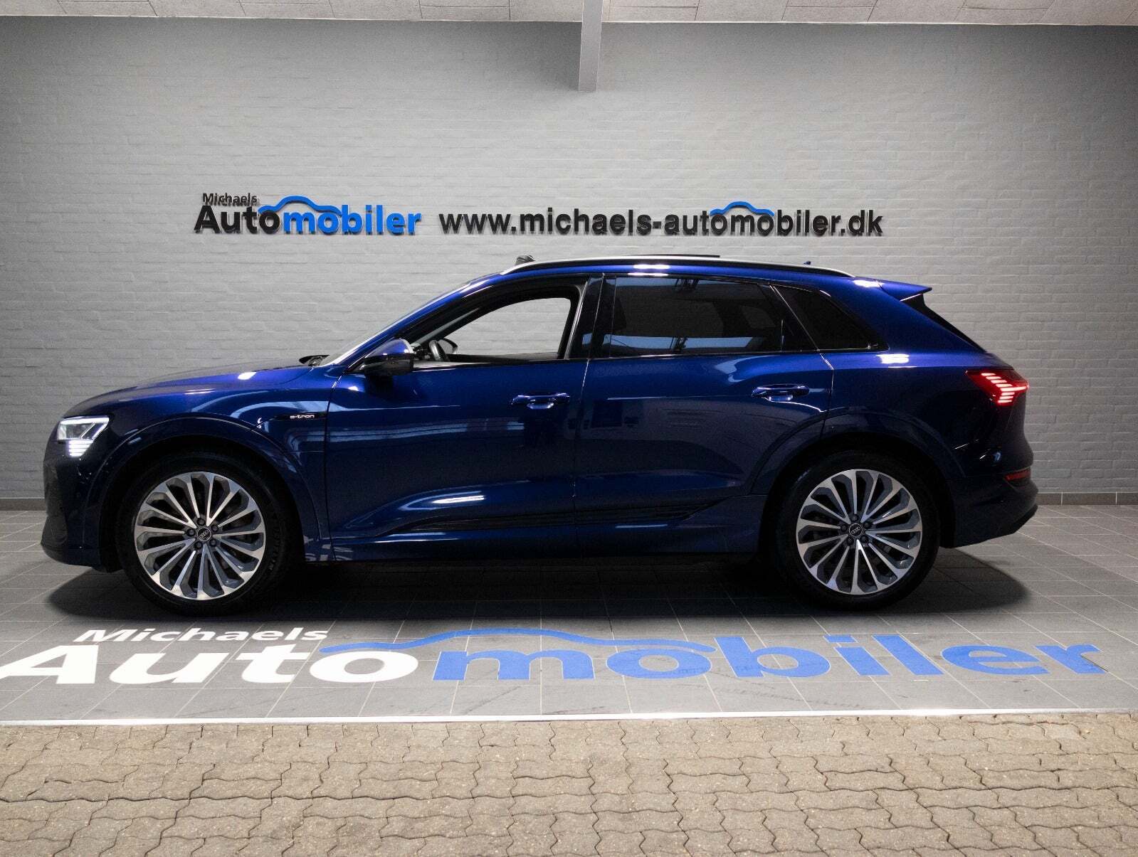 Blå Audi e-tron fra 2021