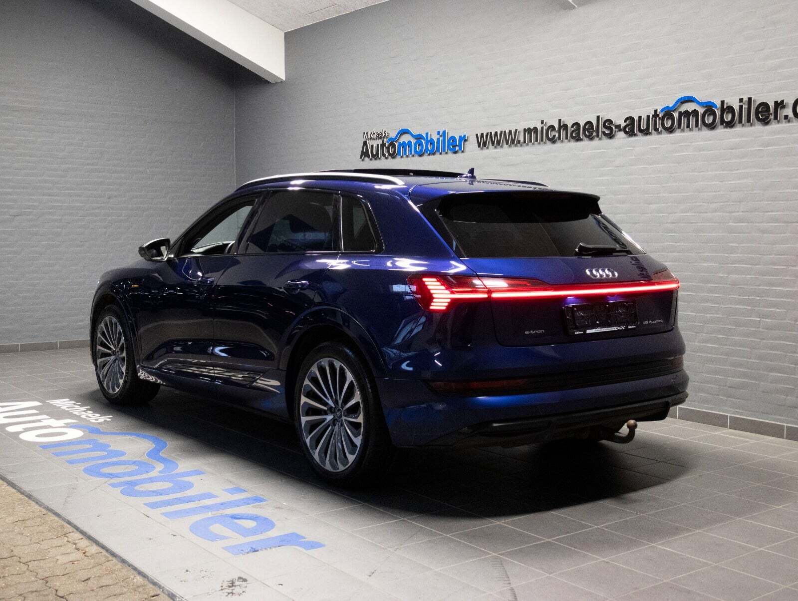 Blå Audi e-tron fra 2021