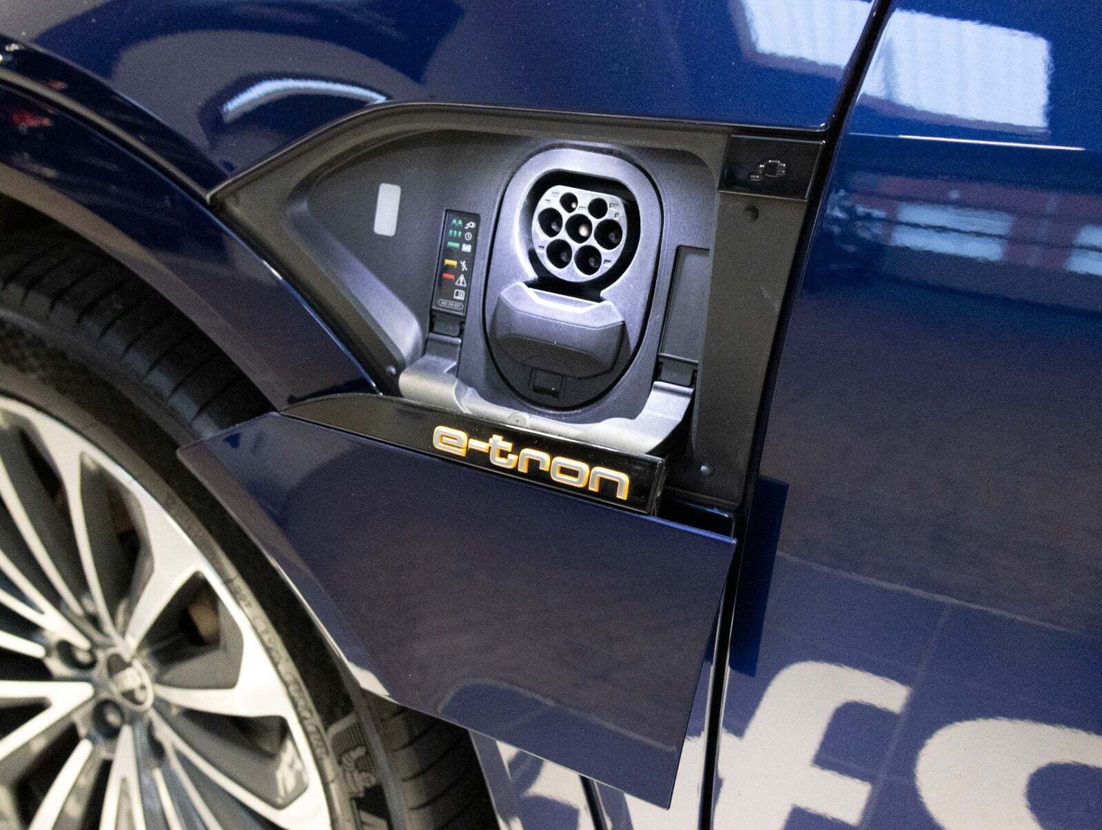 Blå Audi e-tron fra 2021