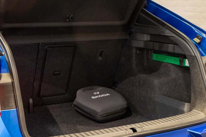 Blå Skoda Enyaq fra 2023
