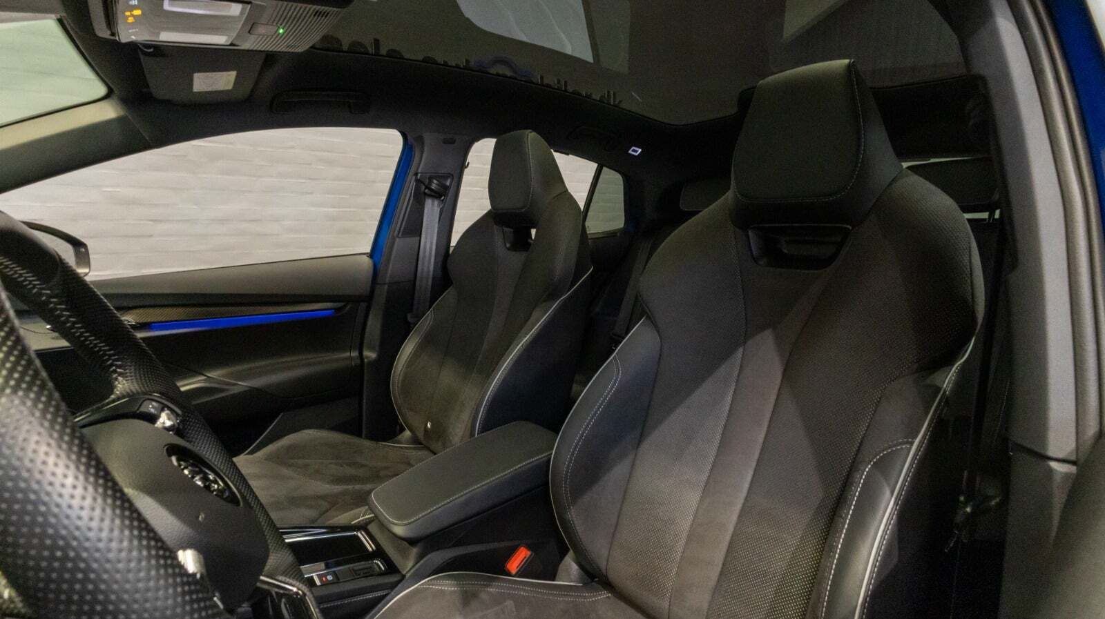 Blå Skoda Enyaq fra 2023