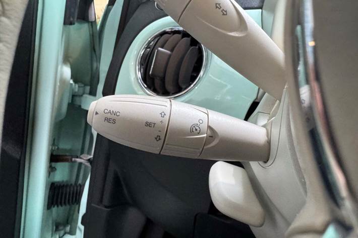 Grøn Fiat 500 fra 2018