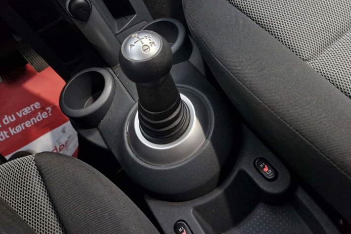 Hvid Mitsubishi Colt fra 2011