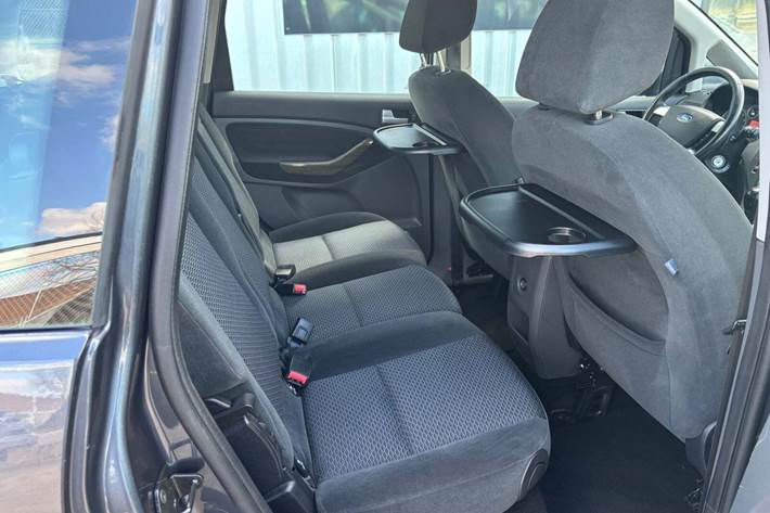 Blå Ford C-MAX fra 2007