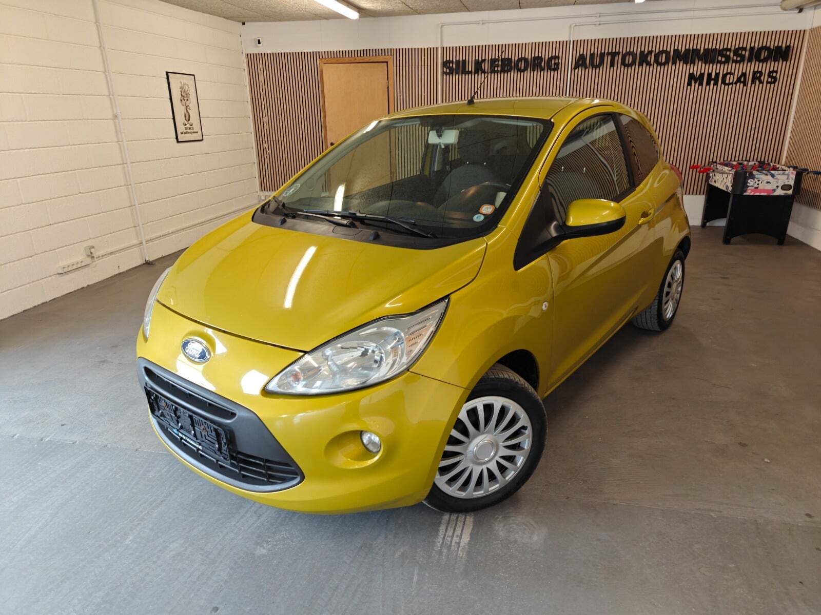 Gul Ford Ka fra 2015 set udefra