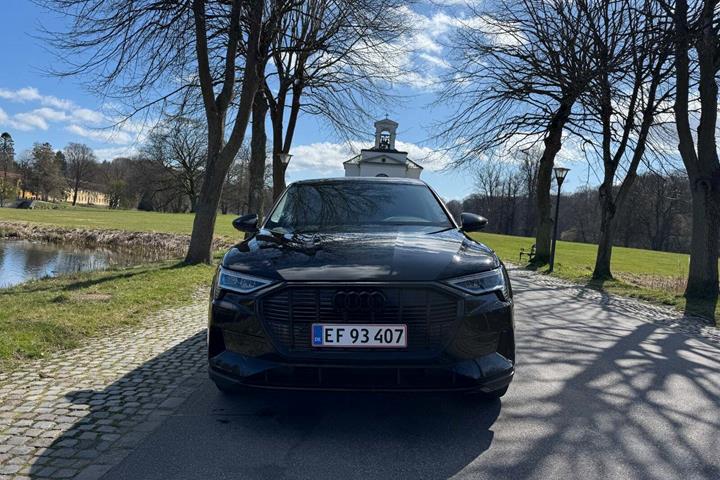 Sort Audi e-tron fra 2022