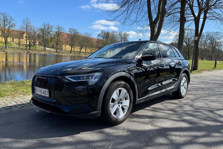 Sort Audi e-tron fra 2022
