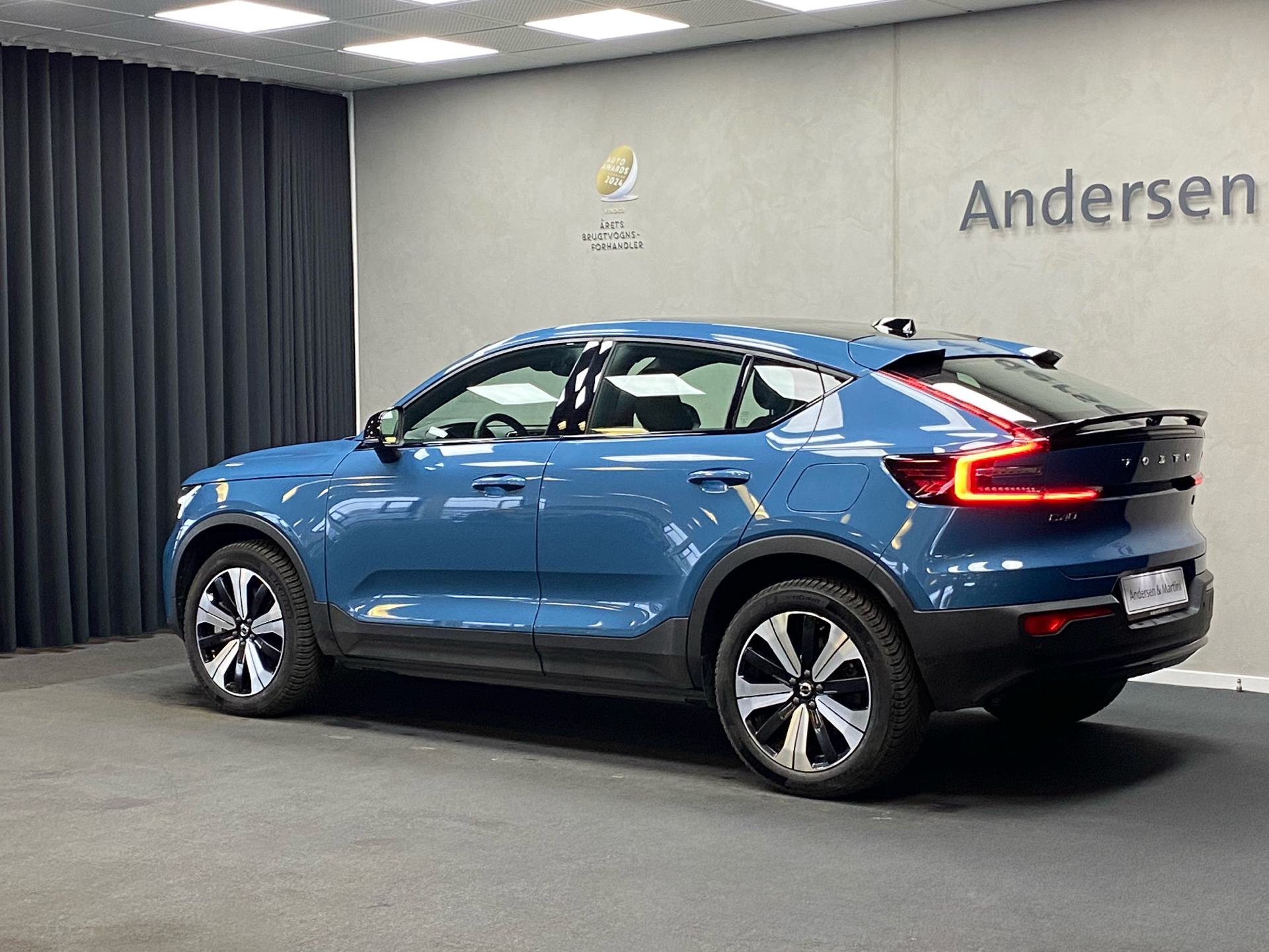 Volvo C40 P6 Recharge Core Panoramatag + Parkeringskamera 231HK 4d Trinl. Gear