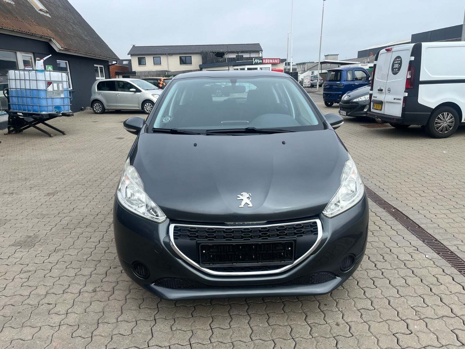 Grå Peugeot 208 fra 2012
