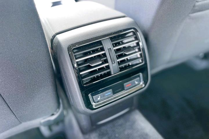 Sort VW Passat fra 2017