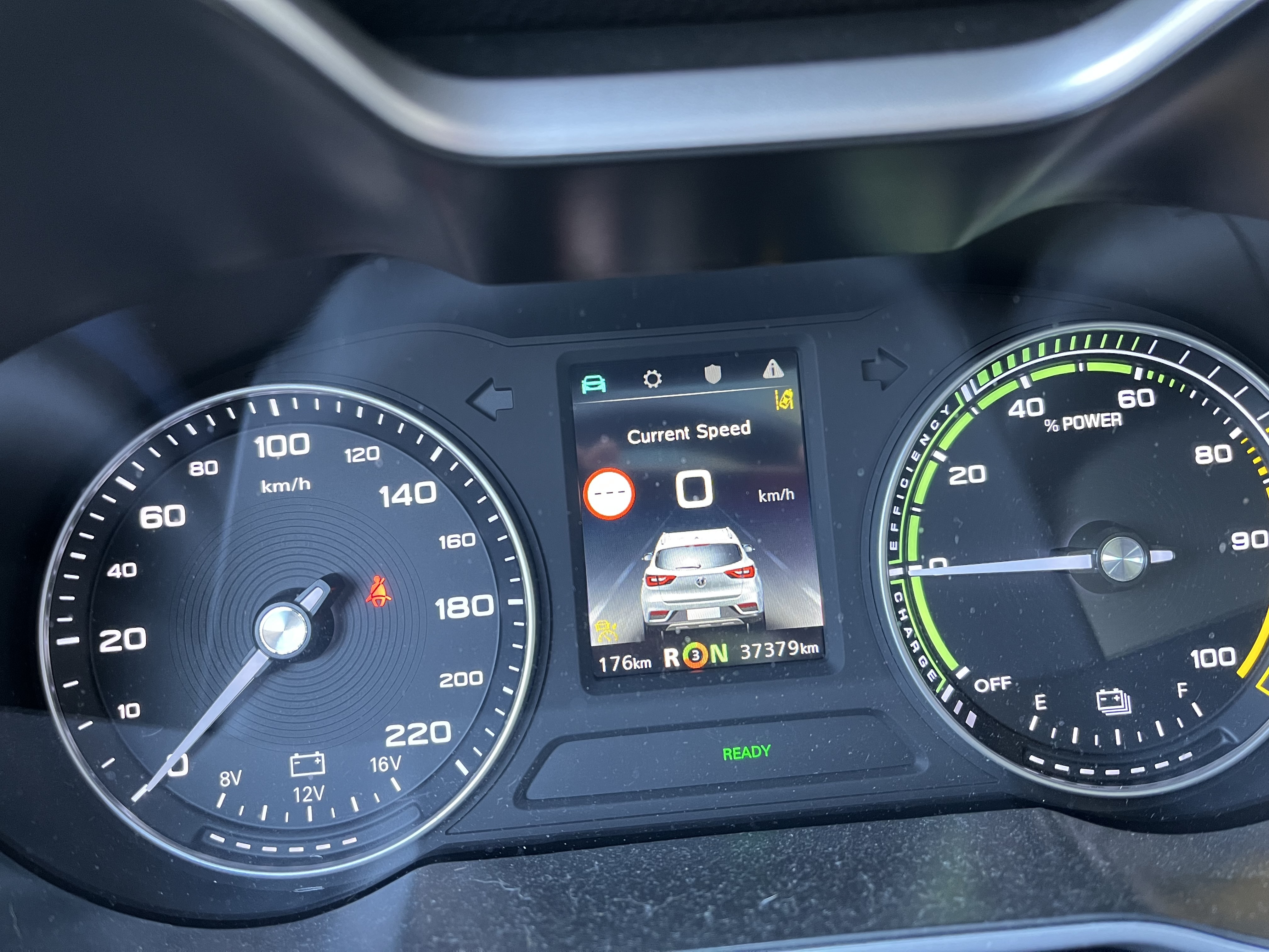 Rød MG ZS EV fra 2021