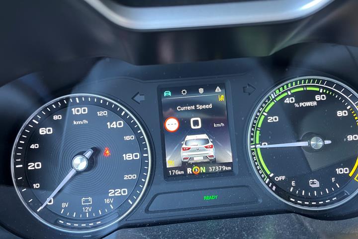 Rød MG ZS EV fra 2021