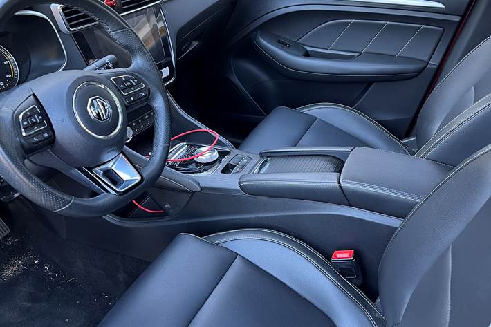 Rød MG ZS EV fra 2021