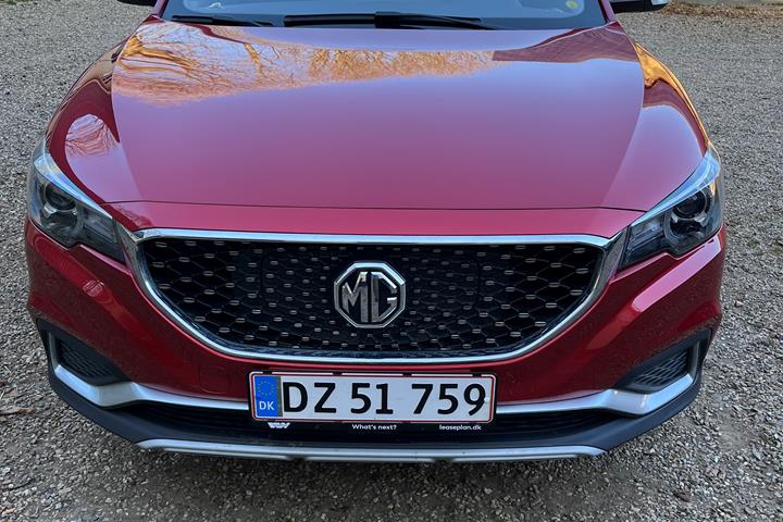 Rød MG ZS EV fra 2021