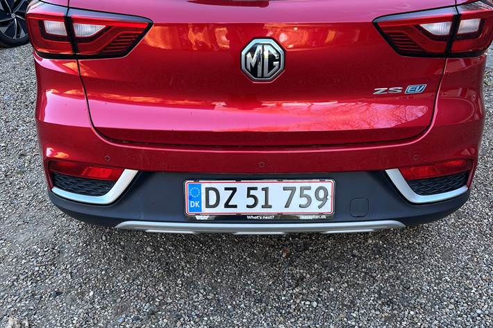 Rød MG ZS EV fra 2021