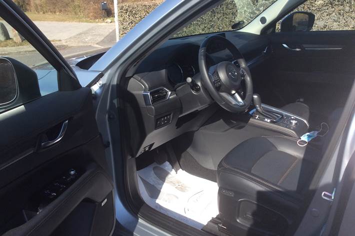 Sølv Mazda CX-5 fra 2020