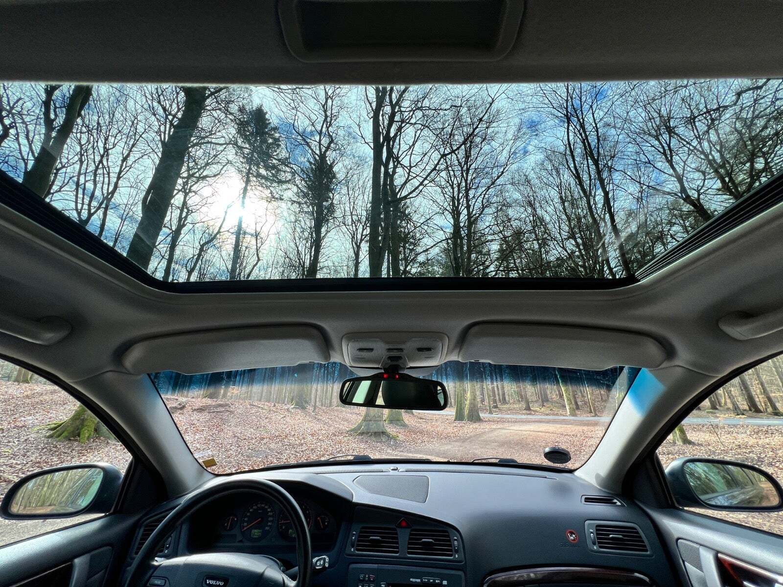 Blå Volvo V70 fra 2000