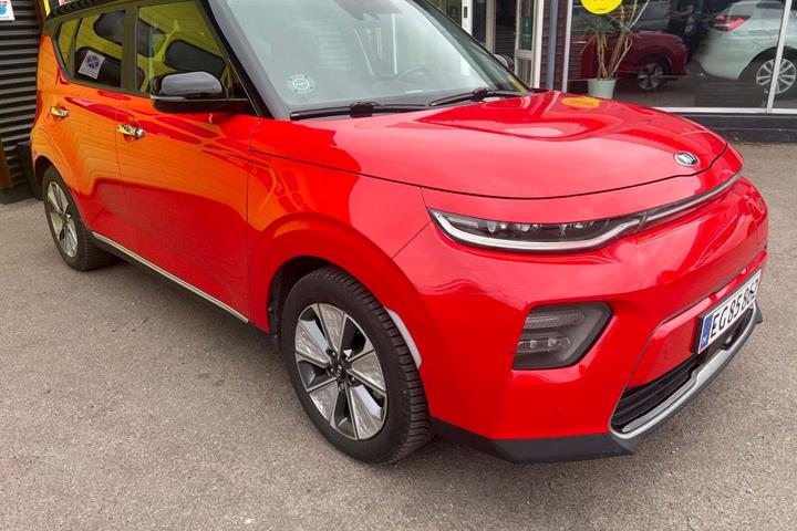 Rød Kia e-Soul fra 2019 set udefra
