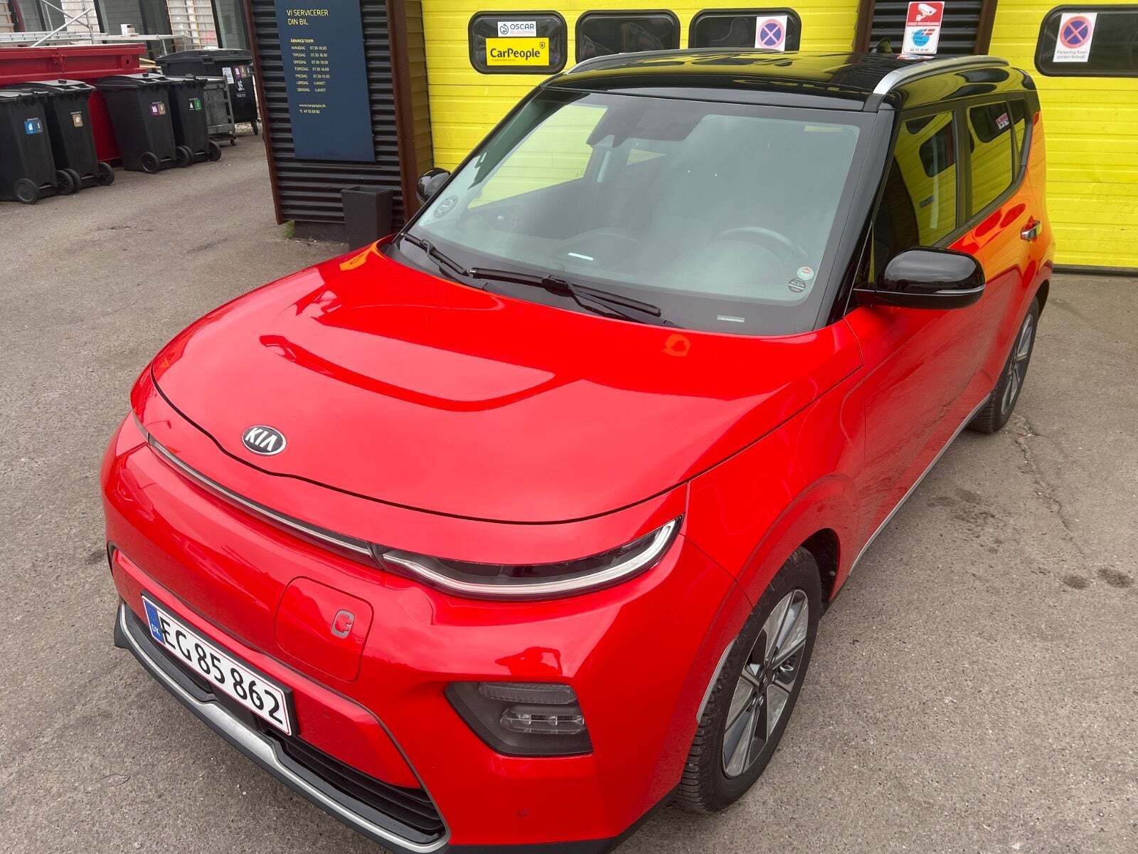 Rød Kia e-Soul fra 2019 set udefra