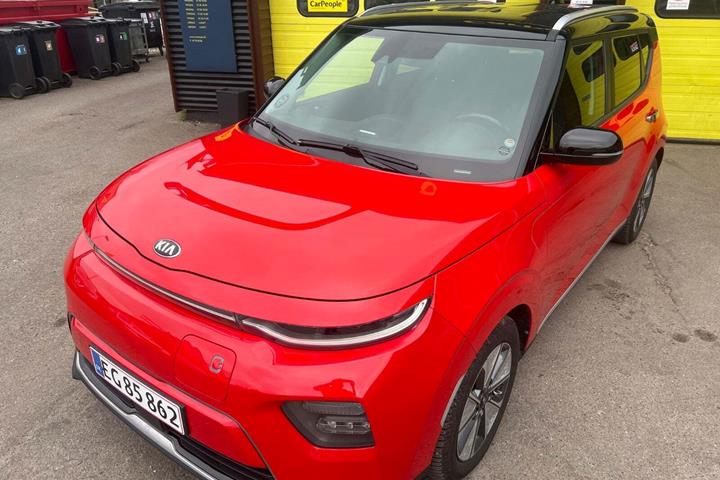 Rød Kia e-Soul fra 2019 set udefra