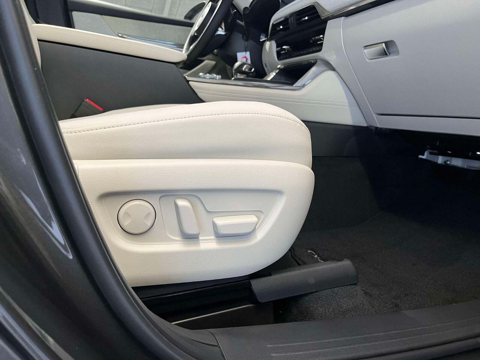 Grå Mazda CX-60 fra 2022