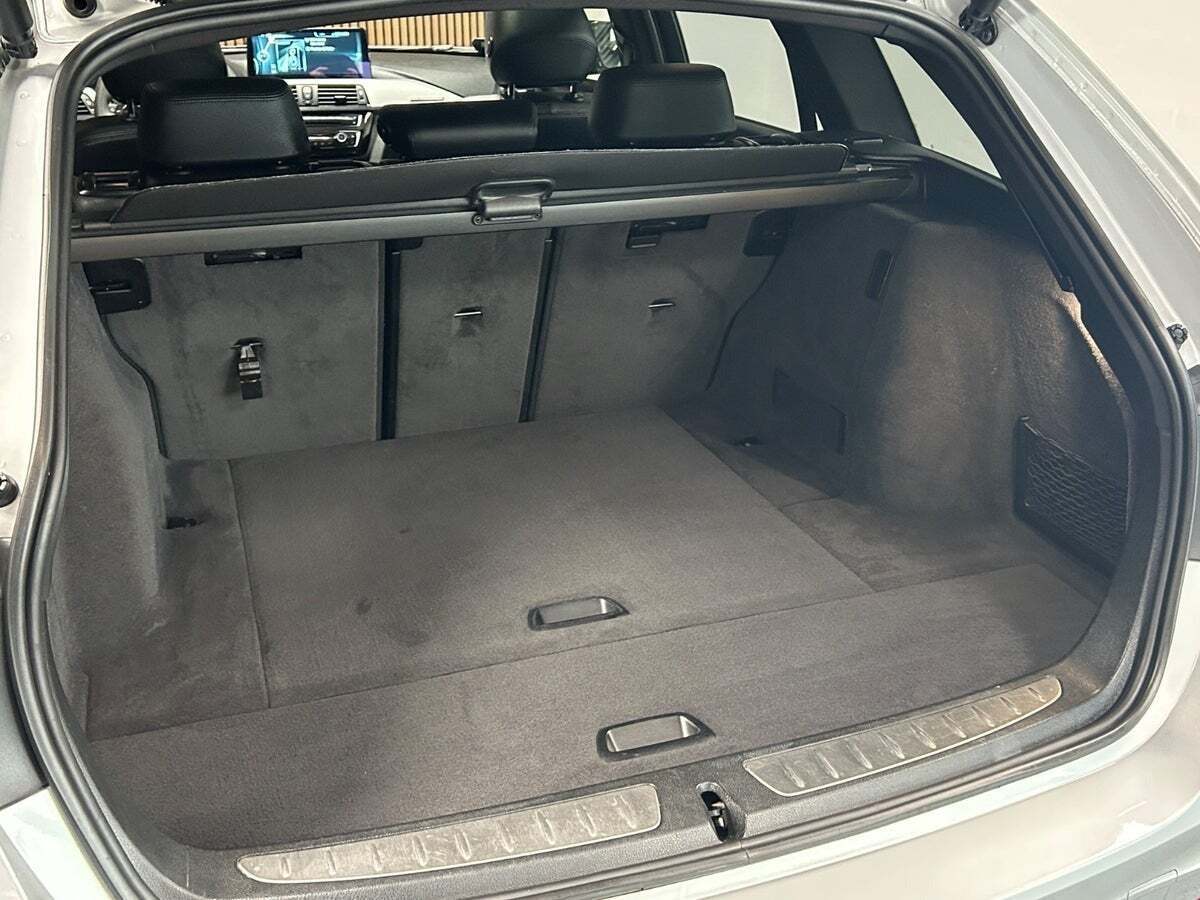 Sølv BMW 328i fra 2014