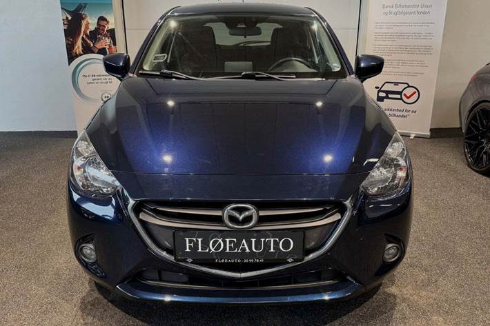 Blå Mazda 2 fra 2015