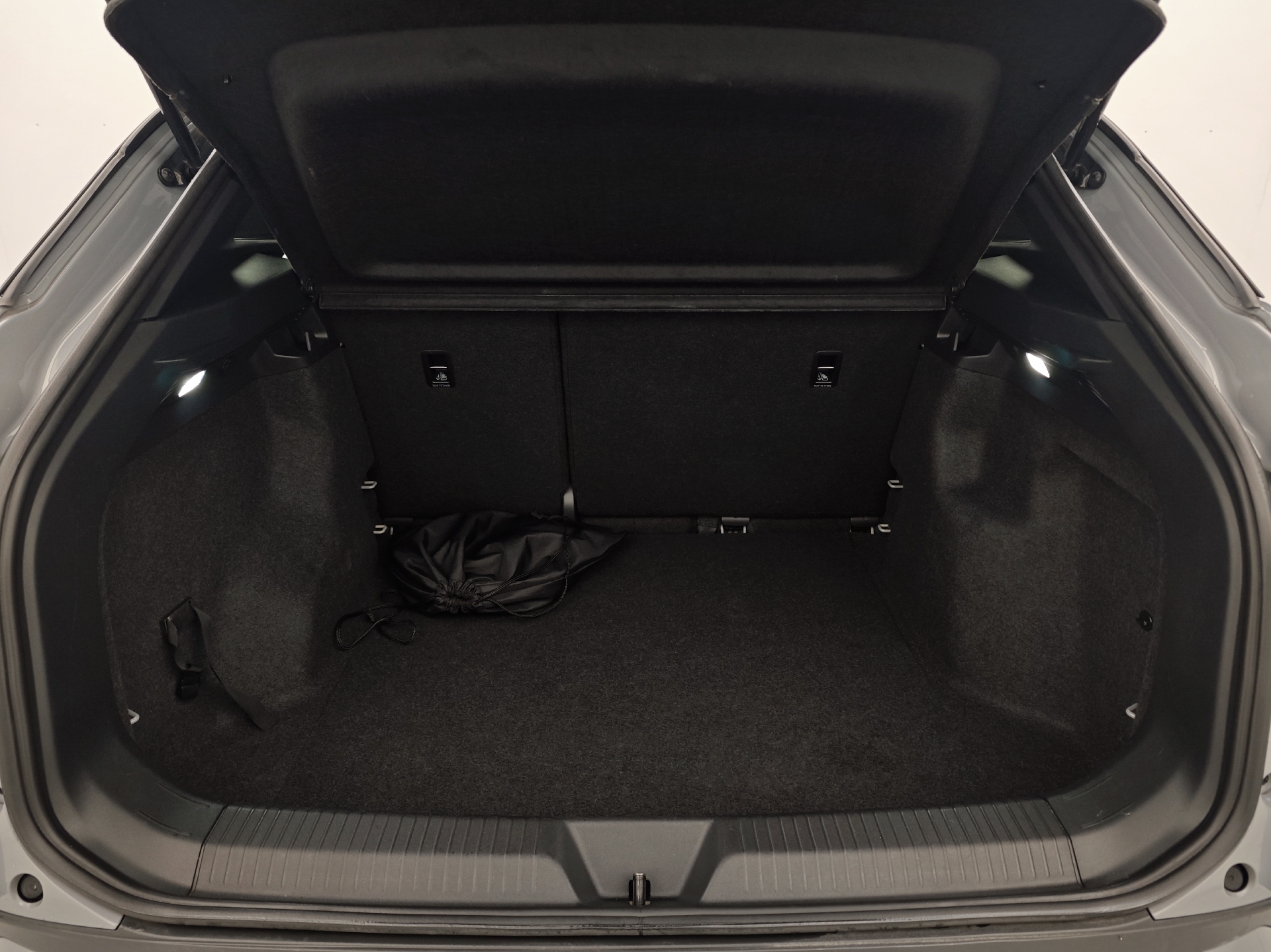 Grå VW ID.4 fra 2021