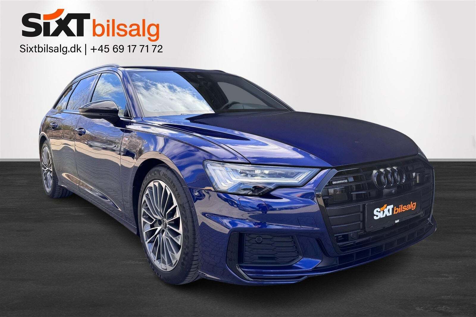 Blå Audi A6 fra 2021 set udefra