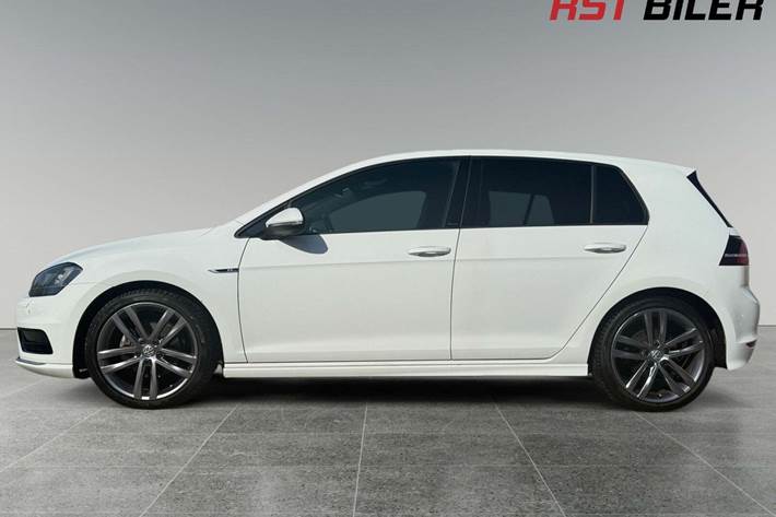Hvid VW Golf VII fra 2017