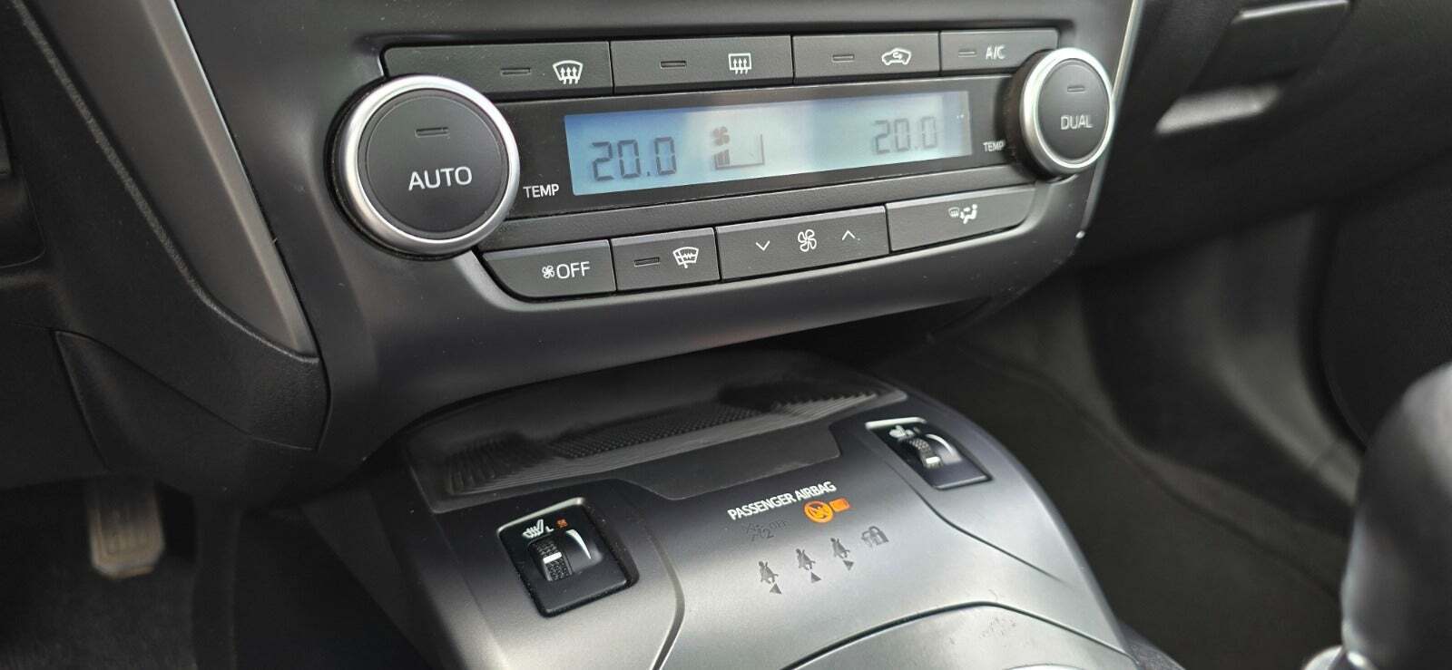 undefined Toyota Avensis fra 2015