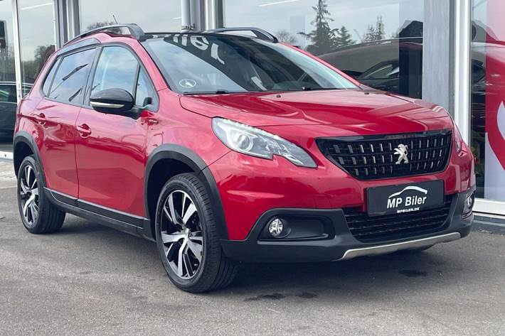 Rød Peugeot 2008 fra 2019