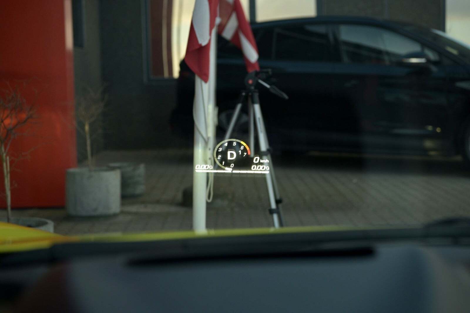 Gul Chevrolet Corvette fra 2023