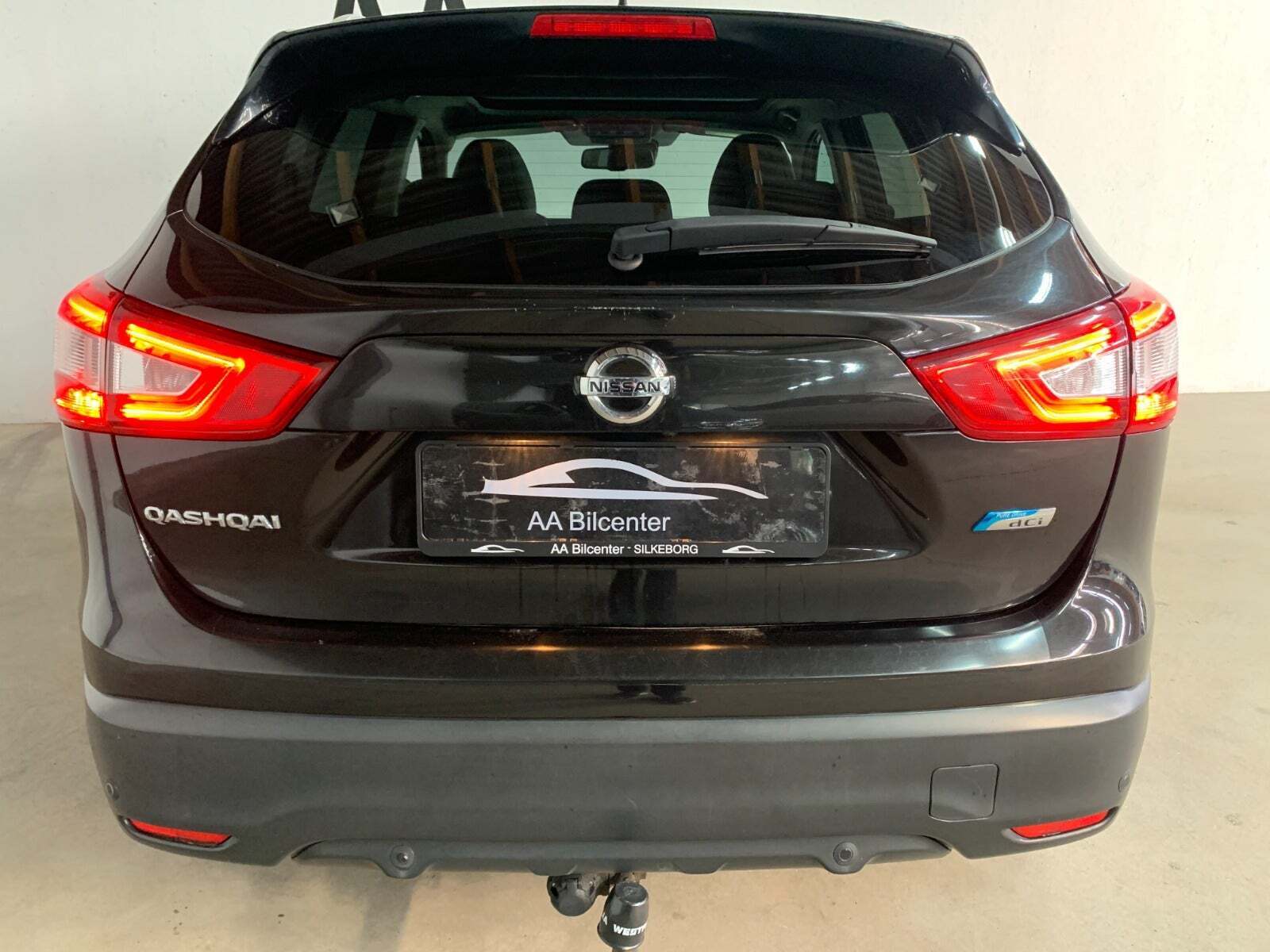 Sort Nissan Qashqai fra 2014