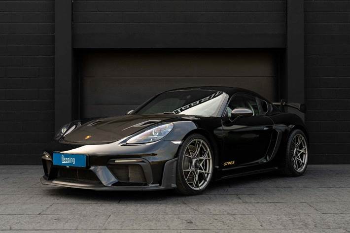 Sort Porsche 718 Cayman GT4 RS fra 2023