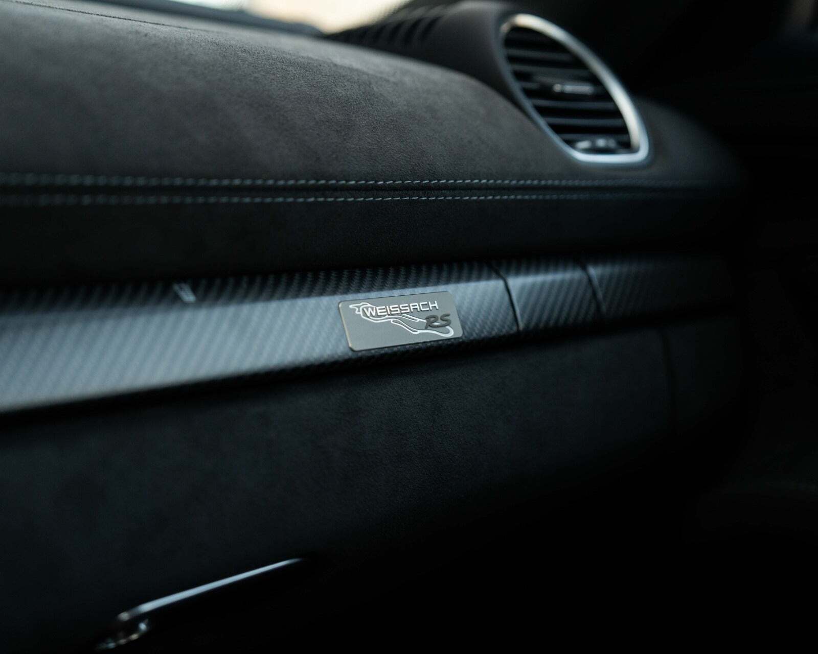 Sort Porsche 718 Cayman GT4 RS fra 2023