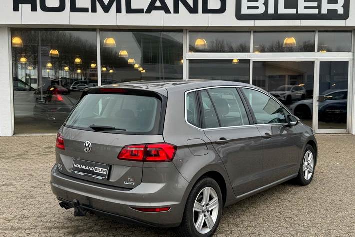Grå VW Golf Sportsvan fra 2015