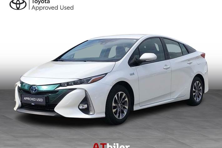 Hvid Toyota Prius Plug-in fra 2019 set udefra