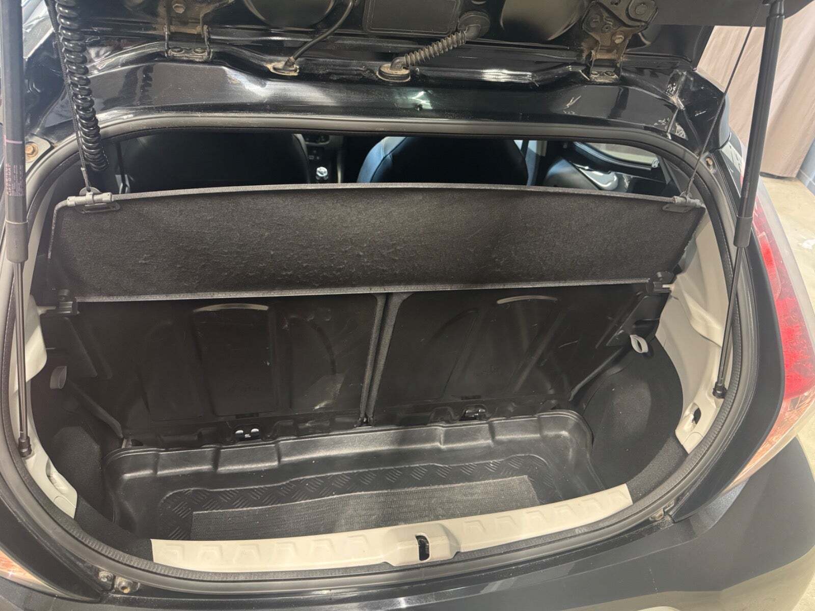 Sort Toyota Aygo fra 2015