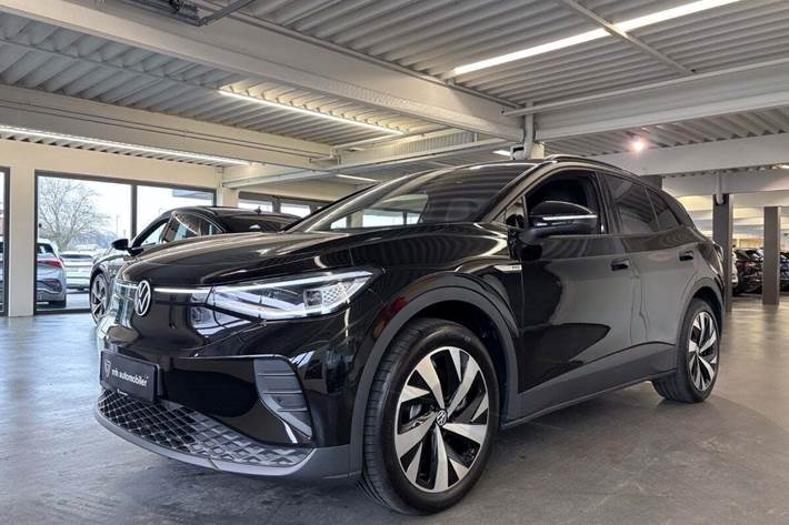 Sort VW ID.4 fra 2024 set udefra