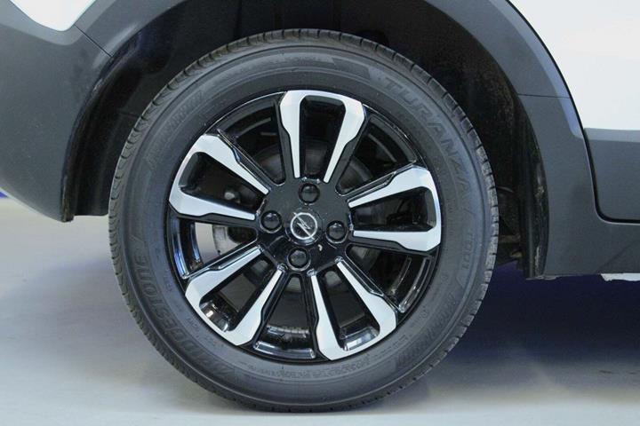 Hvid Opel Crossland fra 2024