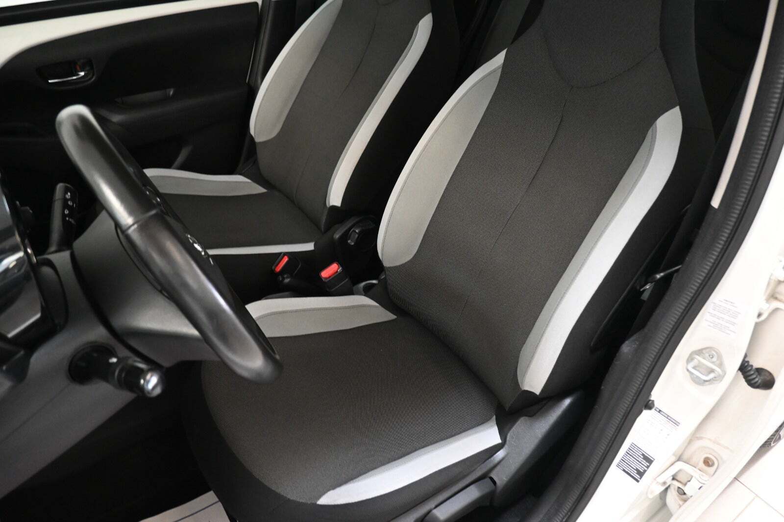 Hvid Toyota Aygo fra 2016