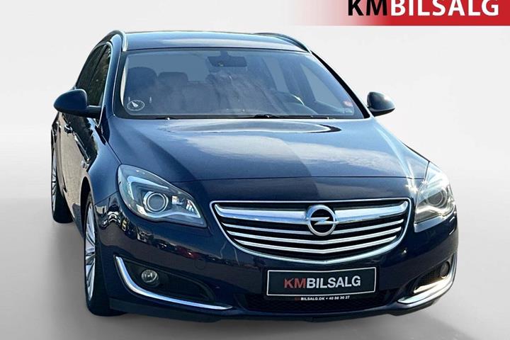 Blå Opel Insignia fra 2014