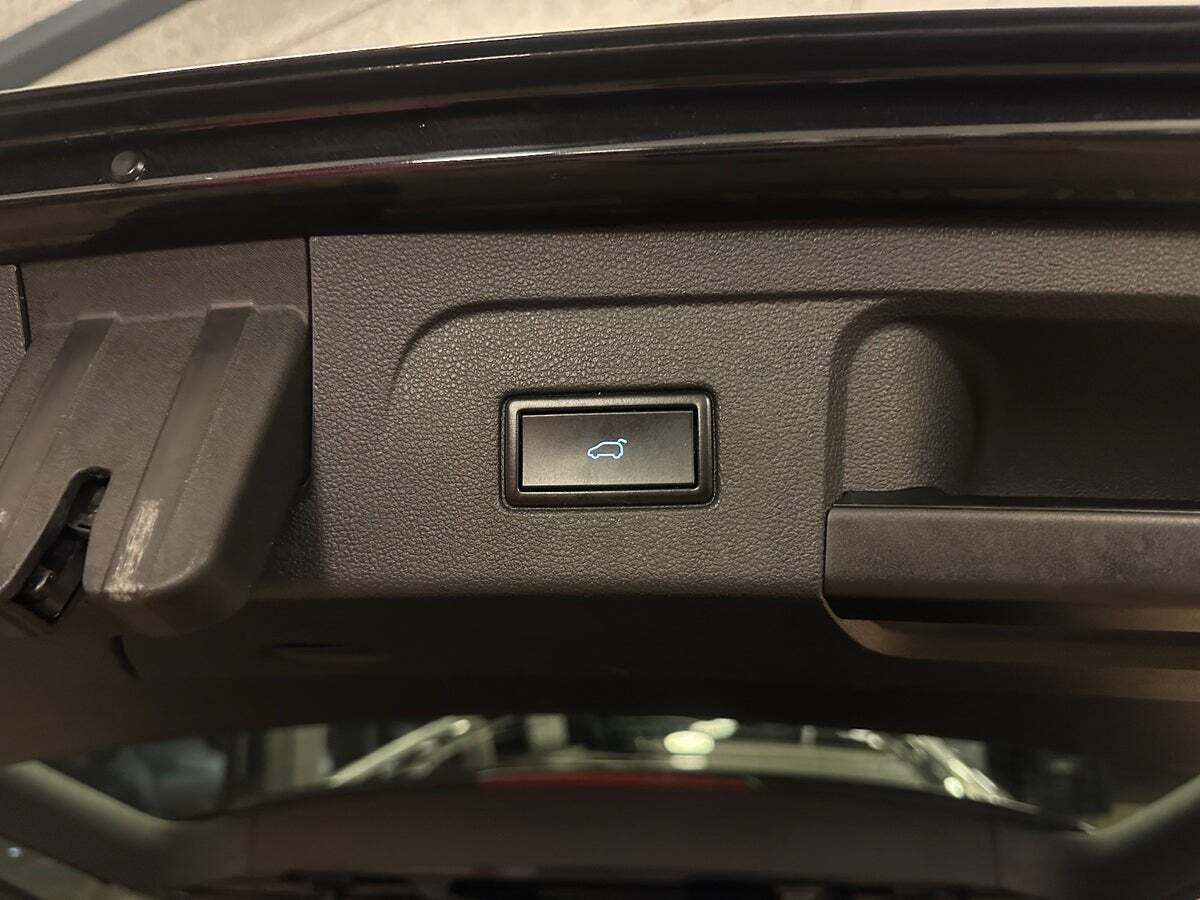 Sort VW Touran fra 2020