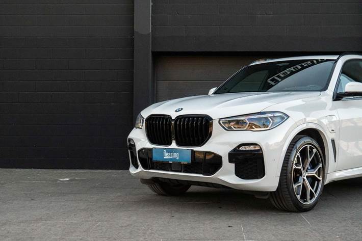 Hvid BMW X5 fra 2019