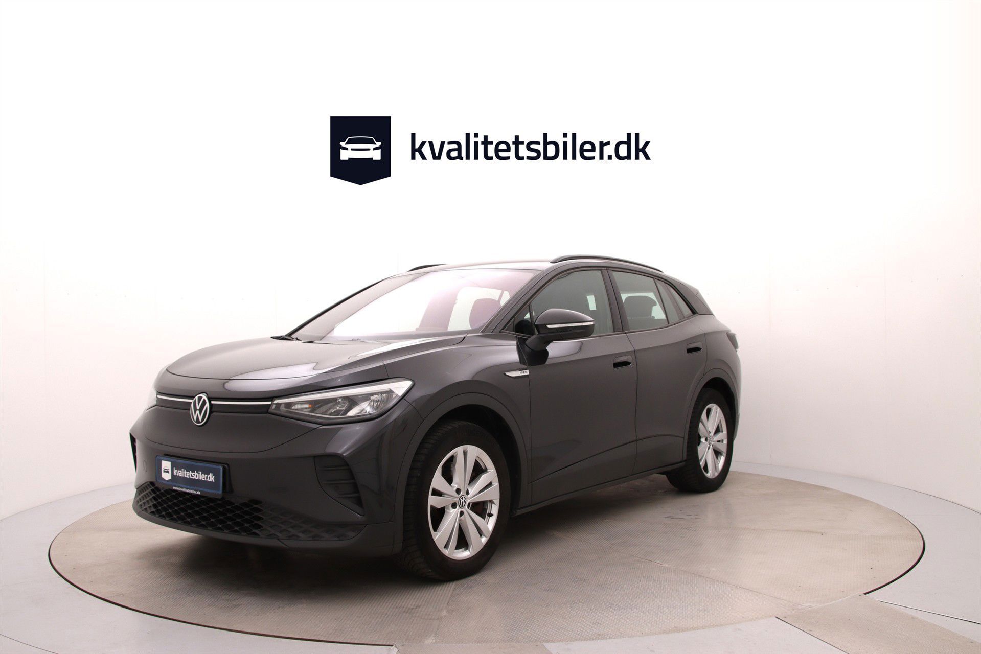 Grå VW ID.4 fra 2021 set udefra